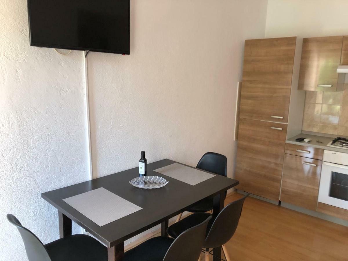 Apartman Polegubic ビオグラード・ナ・モル エクステリア 写真