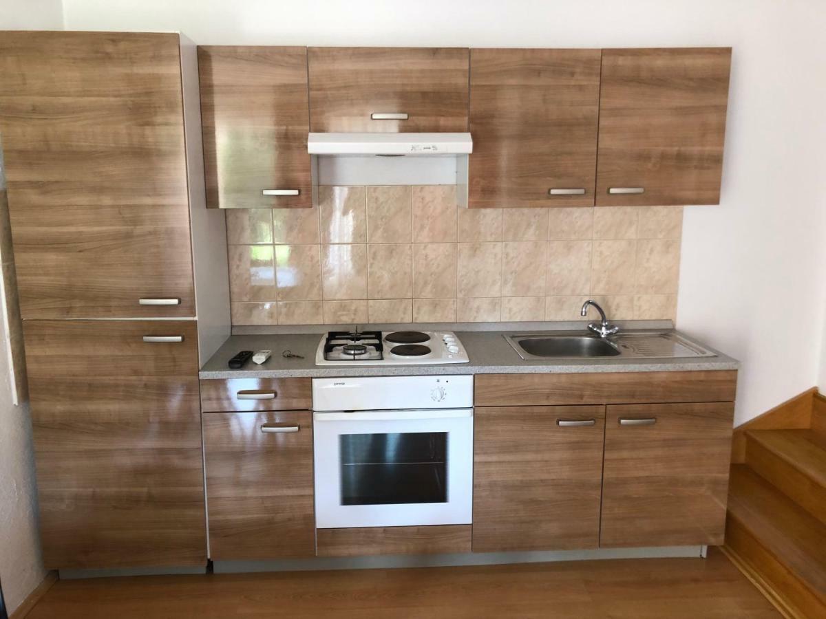 Apartman Polegubic ビオグラード・ナ・モル エクステリア 写真