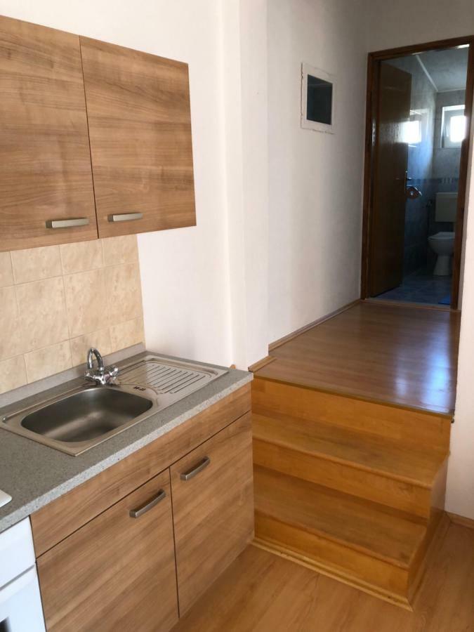 Apartman Polegubic ビオグラード・ナ・モル エクステリア 写真